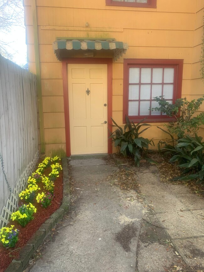 Foto del edificio - 8224 Freret St