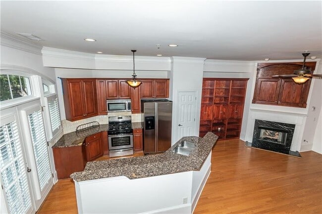 Foto del edificio - 778 Clifton Heights Ln NE