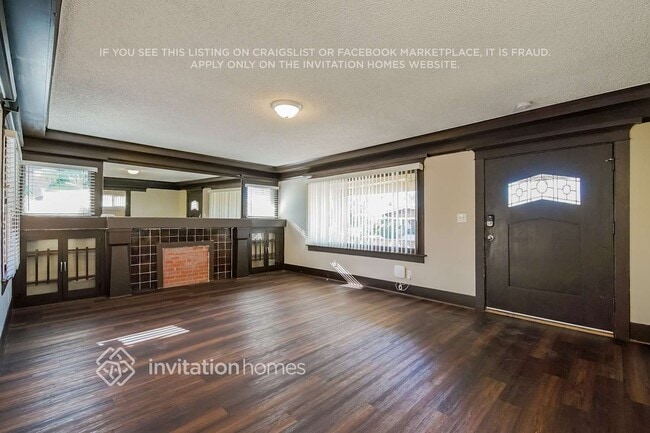 Building Photo - 754 N Kenmore Ave