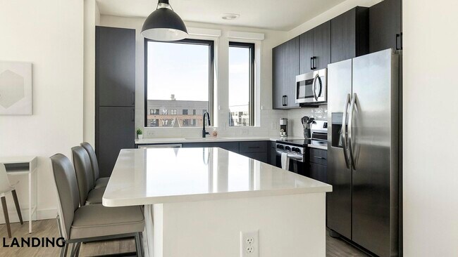 Building Photo - 1007 S Mint St