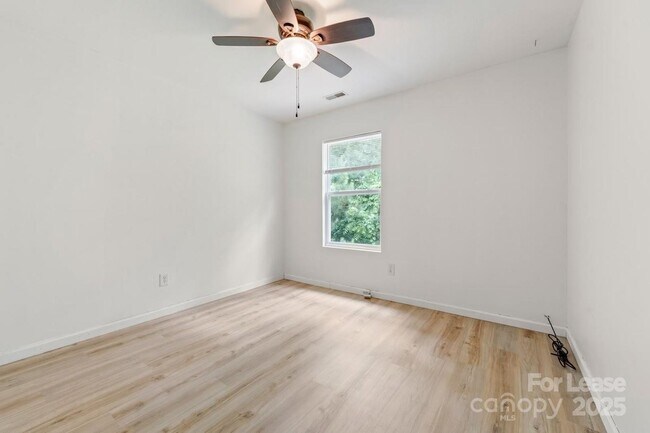 Foto del edificio - 7007 Advocator Ln