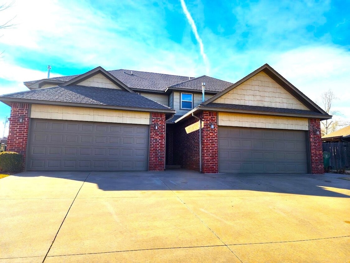 Photo - 13705 & 13707 Oxford Dr