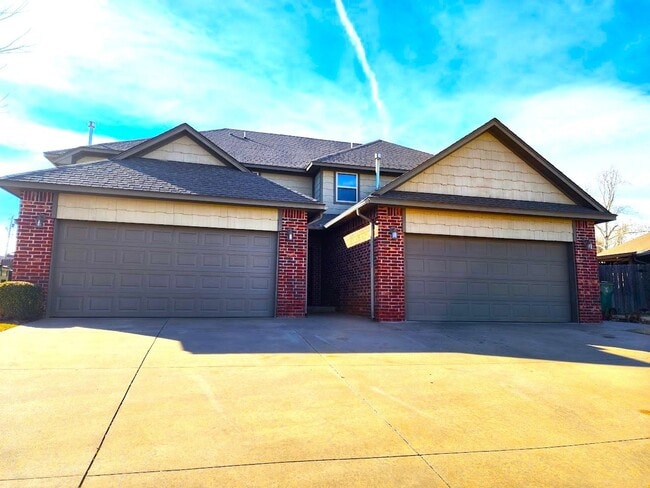 Photo - 13707 Oxford Dr Apartment