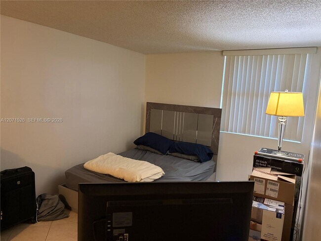 Foto del edificio - 2771 Riverside Dr