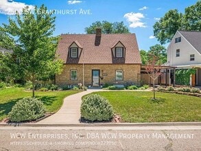 Building Photo - 2500 SW Granthurst Ave
