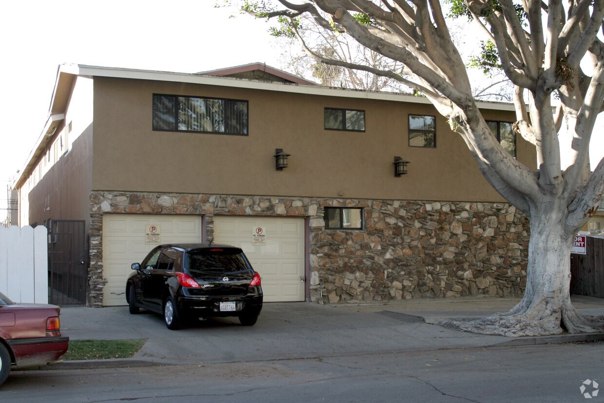 Primary Photo - 1137 Junipero Ave