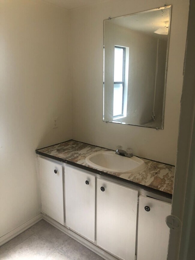Foto del edificio - 3 Bedroom Rental In North Crawfordville Av...