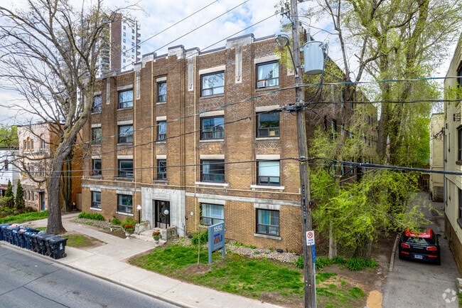 Building Photo - 1592 Bathurst Street
