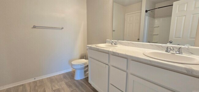 Foto del edificio - 8700 Northwood Creek Dr
