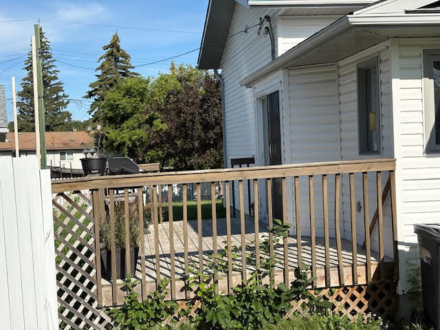 Photo du bâtiment - 10-19 9 Street Close