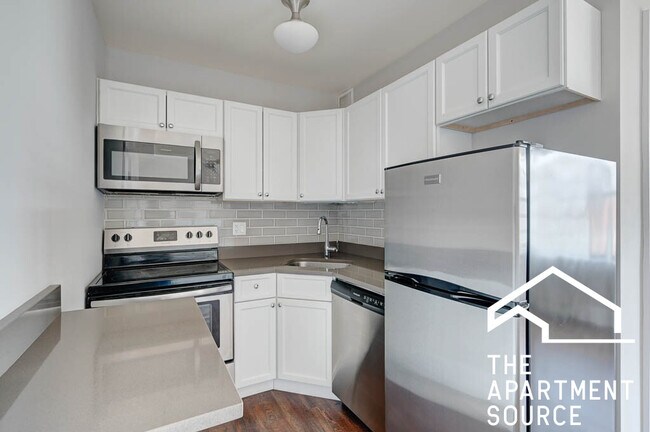 Photo - 817 W Lakeside Pl Apartment