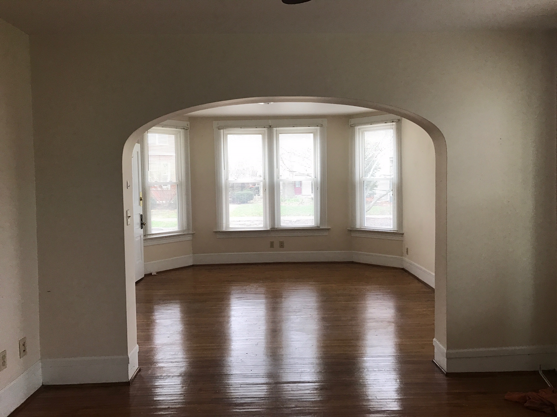 Foto principal - 815 W Saint James St