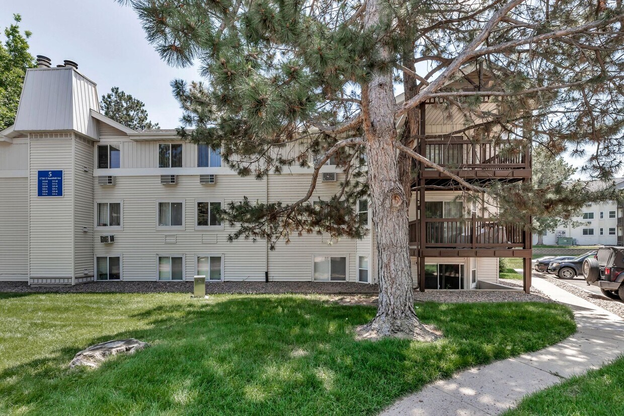 Foto principal - Remodeled 1 bed 1 bath condo for rent at V...