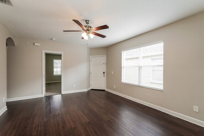 Foto del edificio - 7806 Bristol Park Dr