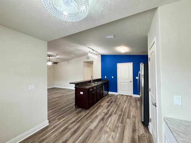 Foto del edificio - 5143 Carmell Ridge Cir