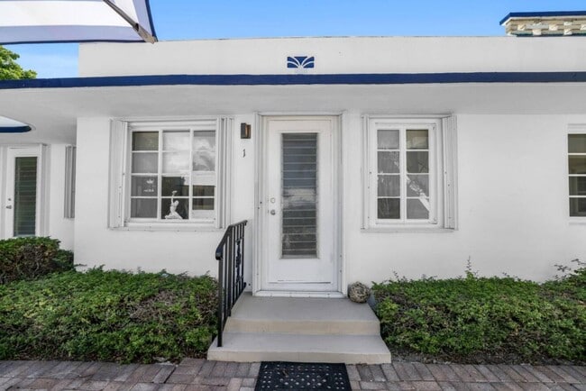 Building Photo - 320 Inlet Way