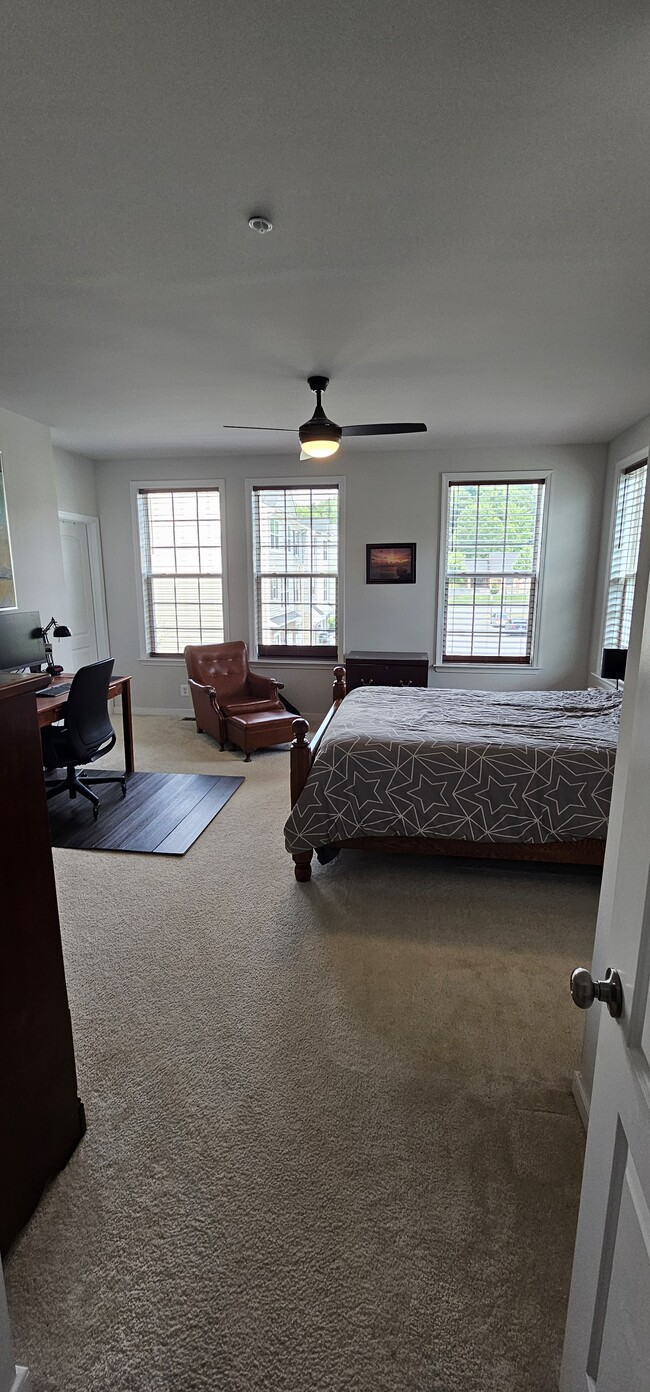 Foto del edificio - 5900 Whitehurst Ln