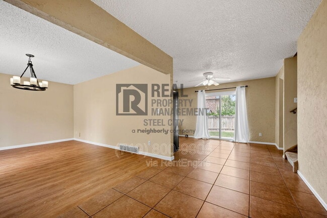 Building Photo - 12 Chicory Ct