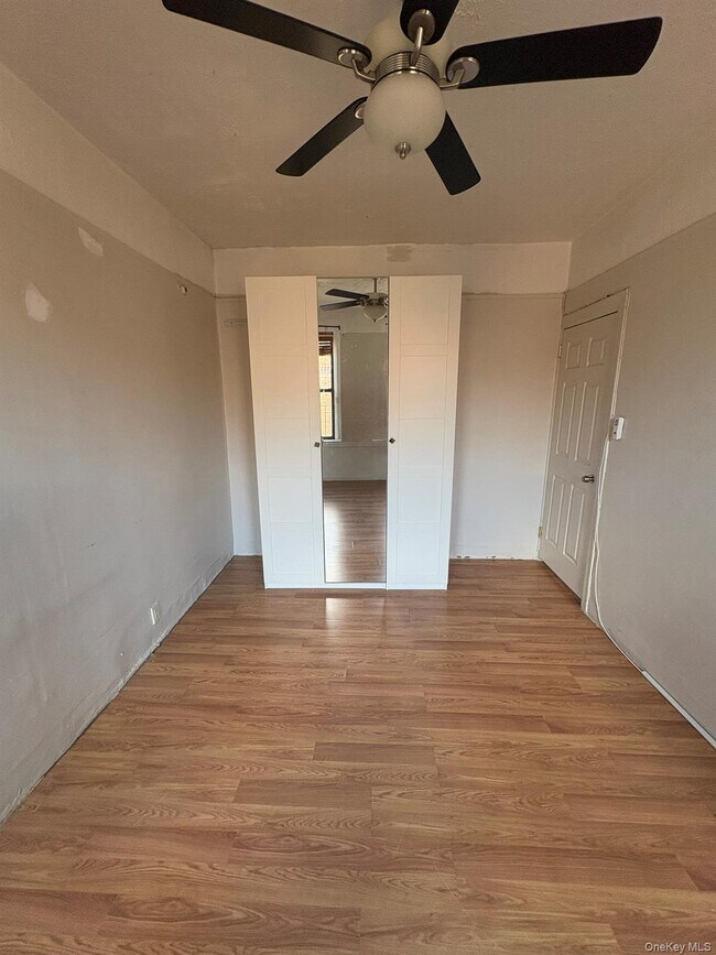 Foto del edificio - 37-20 83rd St