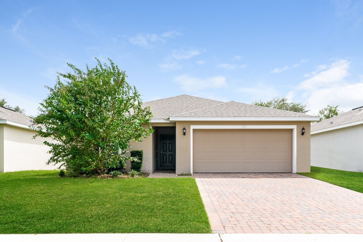 Foto principal - 1327 Lucerne Loop Rd NE