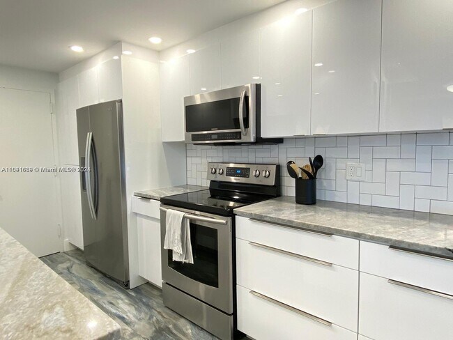 Foto del edificio - 5200 N Ocean Blvd