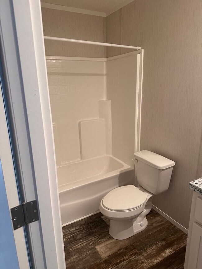 Foto del edificio - 3 Bedroom/ 2 Bath Mobile Home - Near Beaches & Shopping!