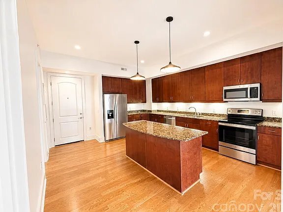 Foto del edificio - 4625 Piedmont Row Dr