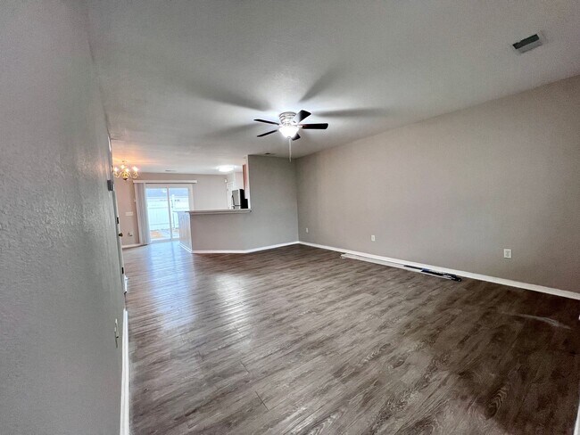 Foto del edificio - 2 bedroom 2.5 bath Townhome in Godley Park