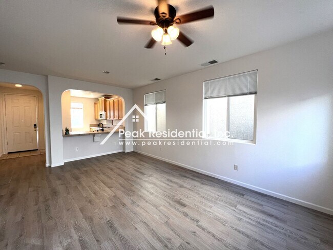 Building Photo - A Wonderful 3bd/2.5ba Natomas Home with Ga...