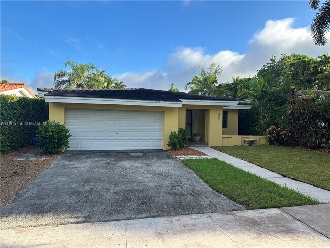 Foto del edificio - 527 Gerona Ave