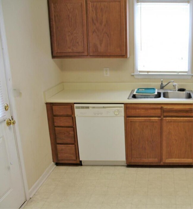 Building Photo - 2320 Geddie Pl