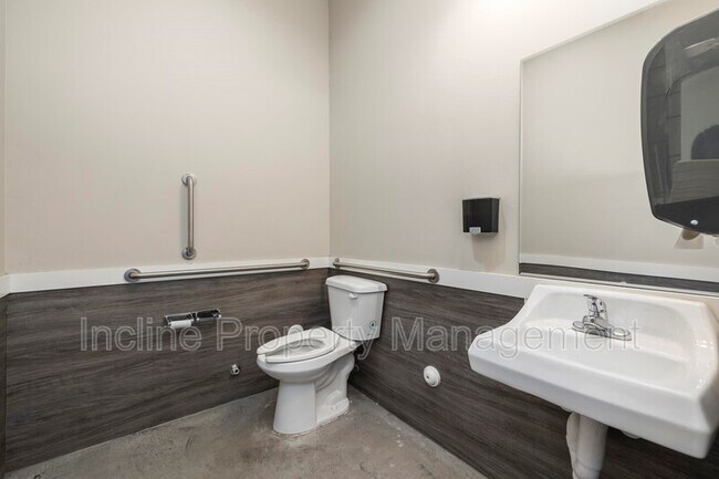Foto del edificio - 1545 W 200 S