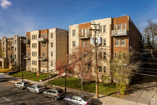 Building Photo - Plaza Court