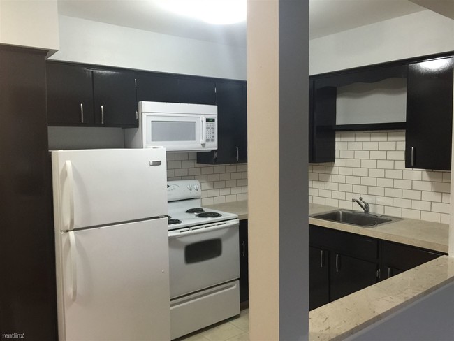 Building Photo - 4915 Briarwood Ave