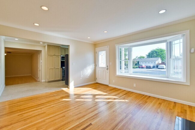 Foto del edificio - Stylish San Jose Home and Private Yard