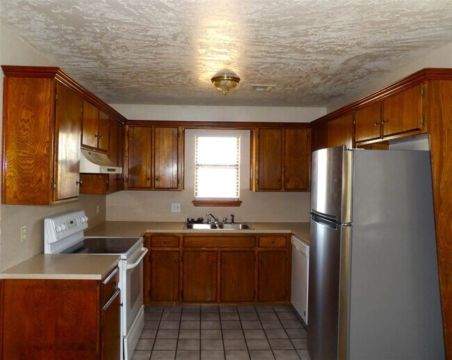 Building Photo - 604 SW 60th St