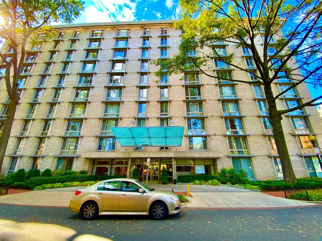 Great Foggy Bottom One Bedroom with Roof T... - Great Foggy Bottom One Bedroom with Roof T...