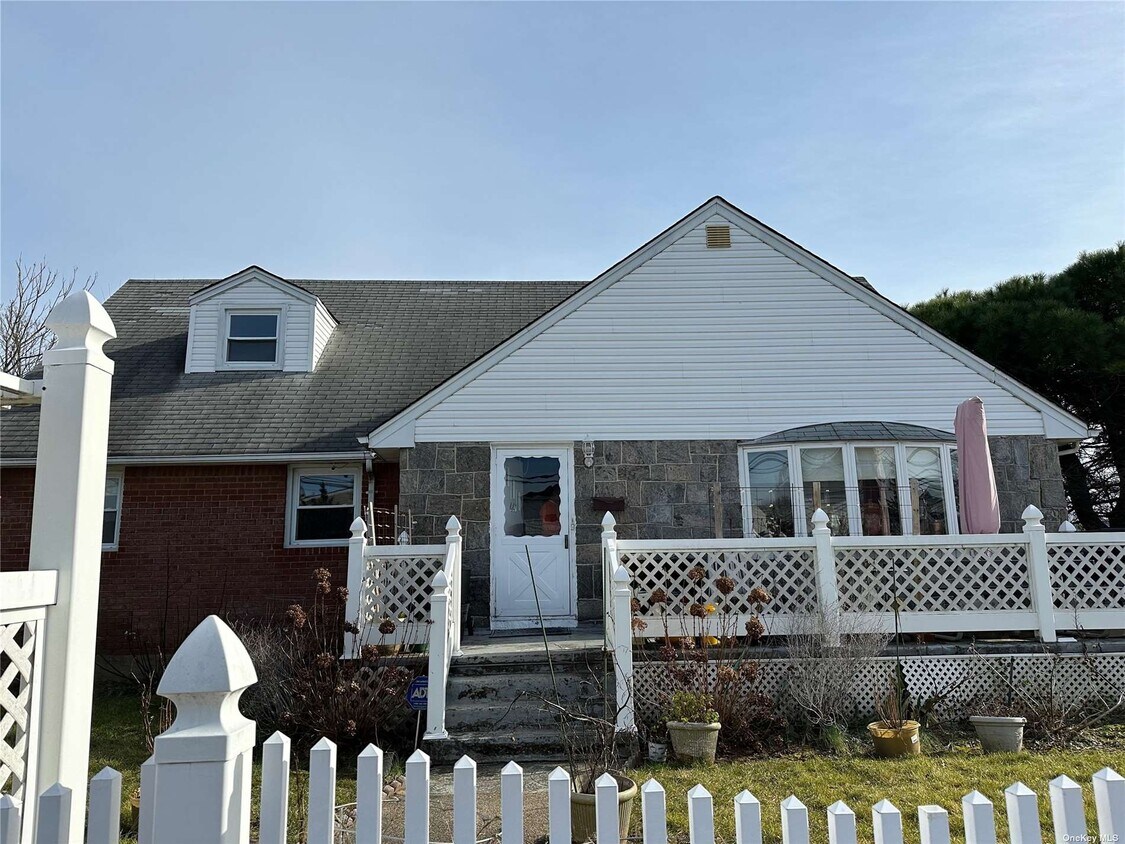 441 2nd St, Elmont, NY 11003 House Rental in Elmont, NY