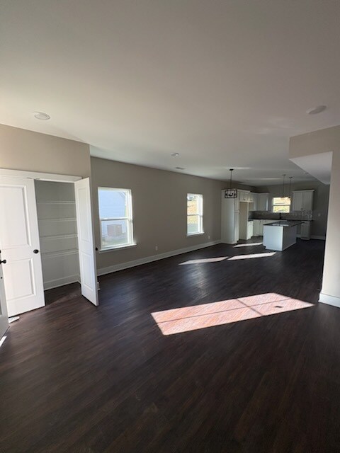 Building Photo - 4733 Heiskell Dr