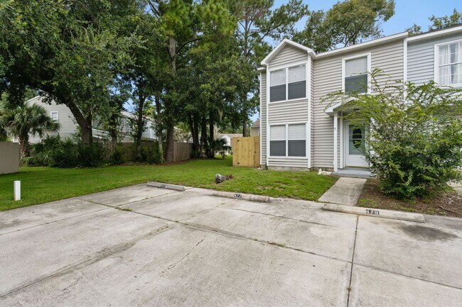 Foto del edificio - 477 Green Spring Cir