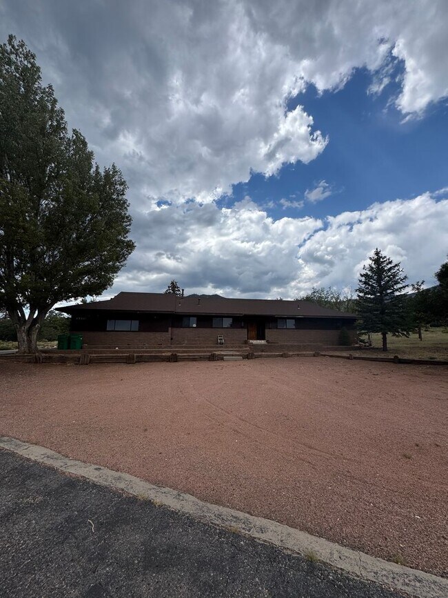 Foto del edificio - 3 Bed 2 Bath- Flagstaff