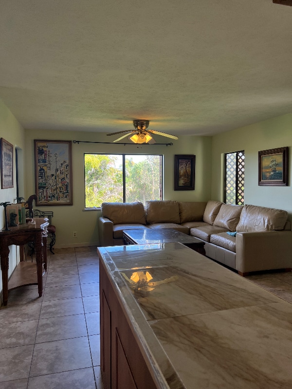 Building Photo - 15-2000-2000 19th Ave