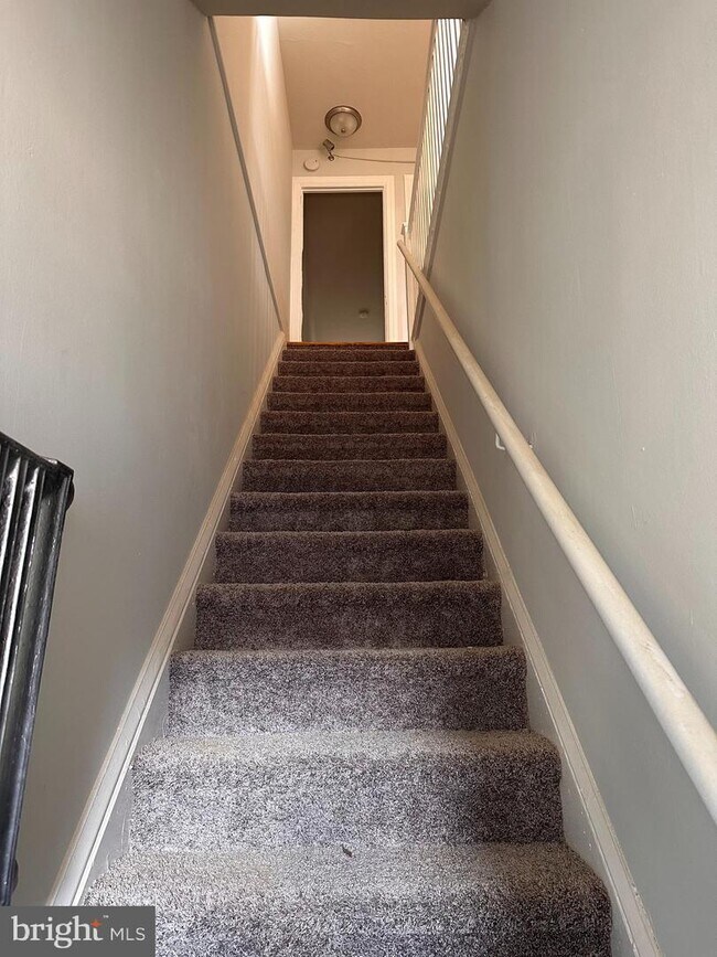 833 W Lancaster Ave Unit 2, Bryn Mawr, PA 19010 Room for Rent in Bryn