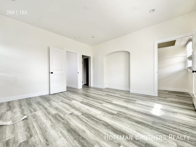 Foto del edificio - 5511 Barton Ave