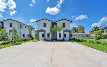 Building Photo - 1233 NW 9th Ave