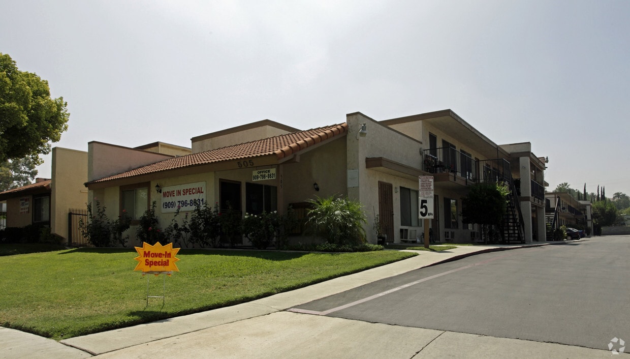Primary Photo - 505 Wier Rd Apartments