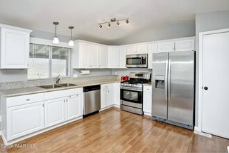 Building Photo - 2518 Hilltop Rd