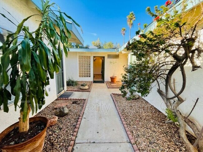 Foto del edificio - 4819 Whippoorwill Ln