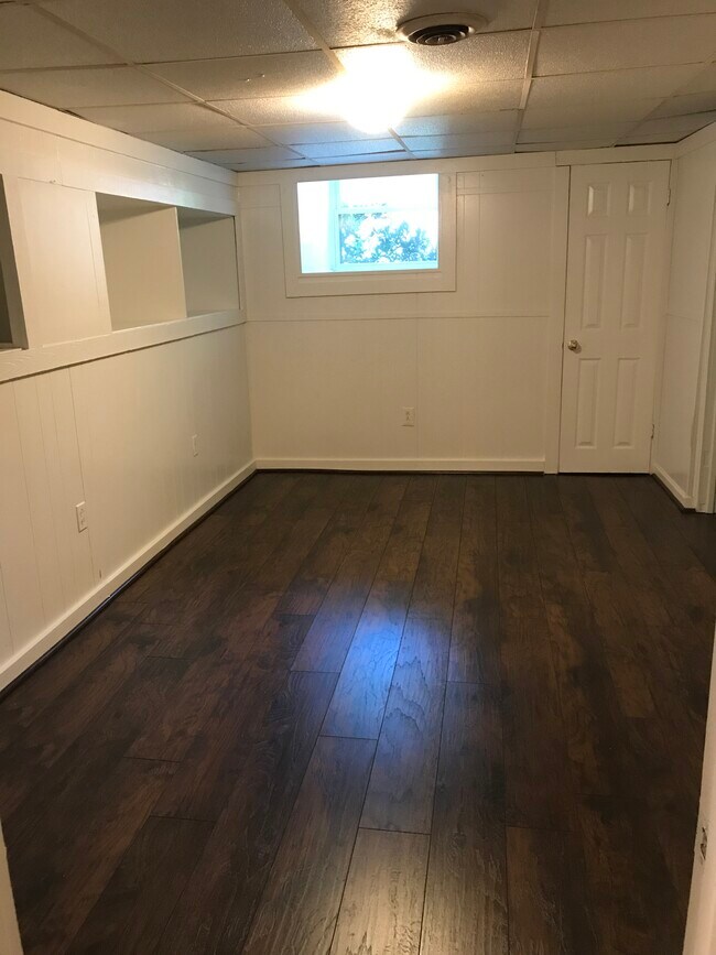 Sala de estar - 633 Clairmont Cir