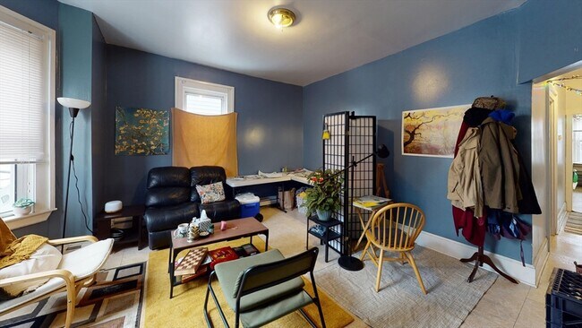 Building Photo - 38 Mozart St